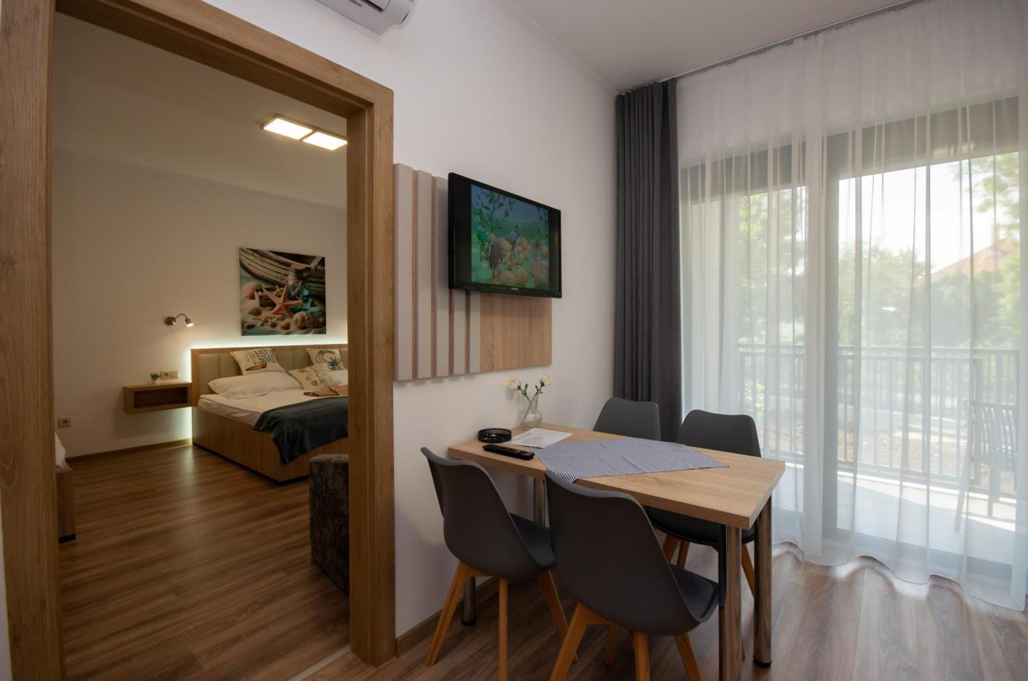Csaladi Kikoeto Apartman Gyula Exterior foto